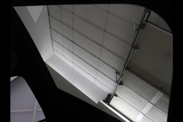 Mercedes-Benz A-Klasse 250e AMG | Panoramadak | Stoelverwarming | Carplay | Leder/Alcantara | Camera | Sfeerverlichting | Navigatie | Park Assist | Climate control | PHEV | Plug In