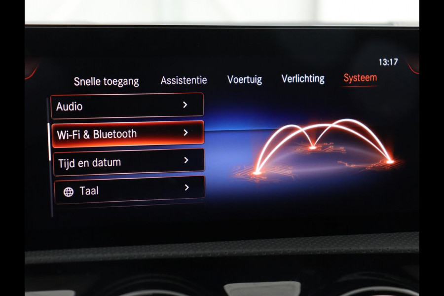 Mercedes-Benz A-Klasse 250e AMG | Panoramadak | Stoelverwarming | Carplay | Leder/Alcantara | Camera | Sfeerverlichting | Navigatie | Park Assist | Climate control | PHEV | Plug In