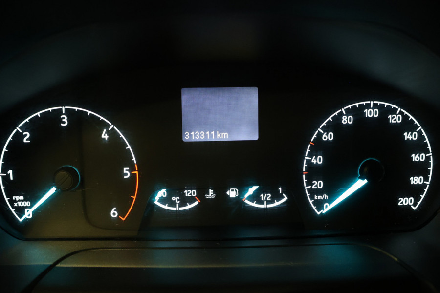 Ford Transit Custom 300 2.0 TDCI L2H1 DC | Dubbel Cabine | 5-Zitter | Stoelverwarming | DAB | PDC V+A | Cruise control | Trekhaak | MF Stuur | Airco | Nieuwe APK | NAP Logisch | Motorrevisie | Nieuwe distributiriem | Euro 6