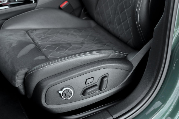 Audi A4 Avant 40 TFSI S edition Competition. RS stoelen, Massage, B&O, Camera, Sfeer, Matrix, 19''!