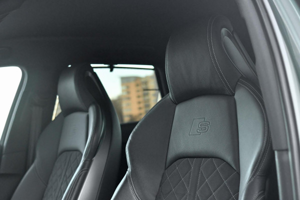 Audi A4 Avant 40 TFSI S edition Competition. RS stoelen, Massage, B&O, Camera, Sfeer, Matrix, 19''!