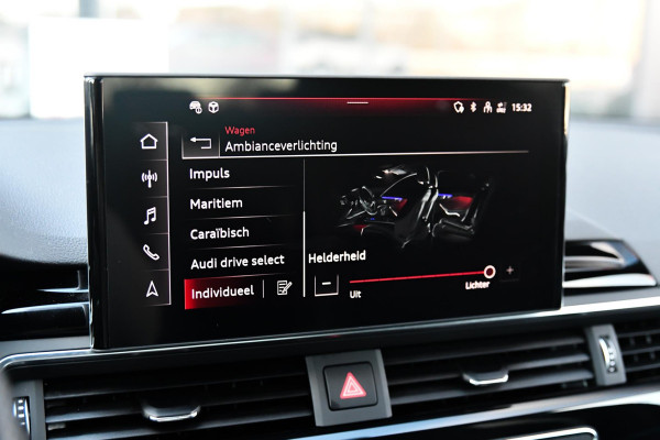 Audi A4 Avant 40 TFSI S edition Competition. RS stoelen, Massage, B&O, Camera, Sfeer, Matrix, 19''!