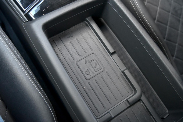 Audi A4 Avant 40 TFSI S edition Competition. RS stoelen, Massage, B&O, Camera, Sfeer, Matrix, 19''!