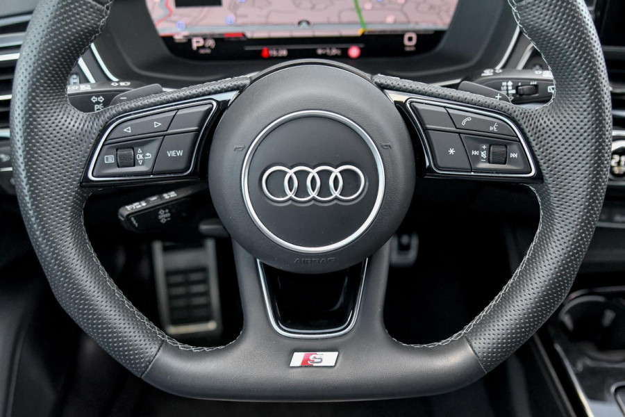 Audi A4 Avant 40 TFSI S edition Competition. RS stoelen, Massage, B&O, Camera, Sfeer, Matrix, 19''!