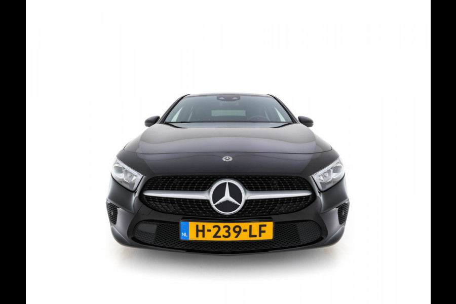 Mercedes-Benz A-Klasse 160 Business Solution (INCL-BTW) *LEATHER- FABRIC | FULL-LED | WIDE-SCREEN-COCKPIT | CAMERA | NAVI-FULLMAP | HEATED-COMFORTSEATS | ECC | PRIVACY-GLASS | PDC | KEYLESS | CRUISE | CARBON-INLAY | 16''ALU*