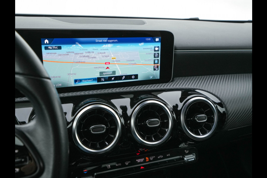 Mercedes-Benz A-Klasse 160 Business Solution (INCL-BTW) *LEATHER- FABRIC | FULL-LED | WIDE-SCREEN-COCKPIT | CAMERA | NAVI-FULLMAP | HEATED-COMFORTSEATS | ECC | PRIVACY-GLASS | PDC | KEYLESS | CRUISE | CARBON-INLAY | 16''ALU*