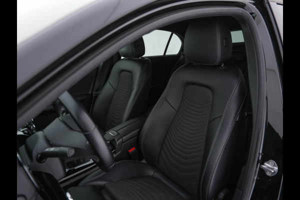 Mercedes-Benz A-Klasse 160 Business Solution (INCL-BTW) *LEATHER- FABRIC | FULL-LED | WIDE-SCREEN-COCKPIT | CAMERA | NAVI-FULLMAP | HEATED-COMFORTSEATS | ECC | PRIVACY-GLASS | PDC | KEYLESS | CRUISE | CARBON-INLAY | 16''ALU*