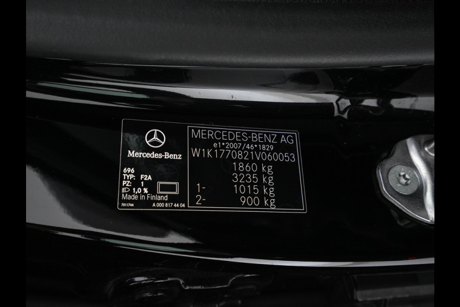 Mercedes-Benz A-Klasse 160 Business Solution (INCL-BTW) *LEATHER- FABRIC | FULL-LED | WIDE-SCREEN-COCKPIT | CAMERA | NAVI-FULLMAP | HEATED-COMFORTSEATS | ECC | PRIVACY-GLASS | PDC | KEYLESS | CRUISE | CARBON-INLAY | 16''ALU*