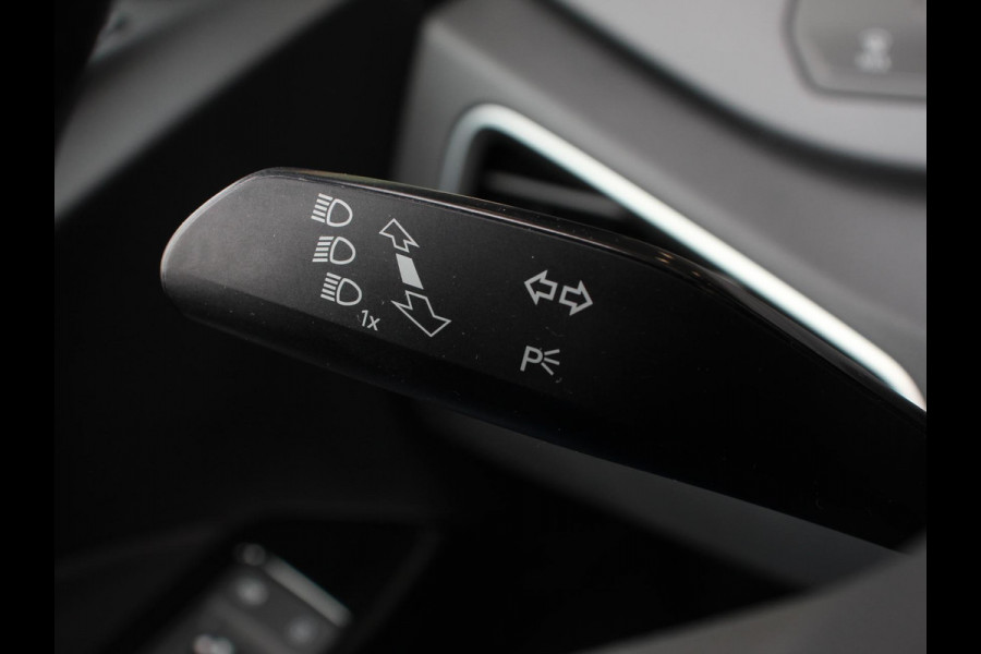 Volkswagen ID.3 Pro Life 58 kWh 204pk Navi Carplay PDC VA Full LED Adaptive Cruise Control 204pk 58 kWh Accu!