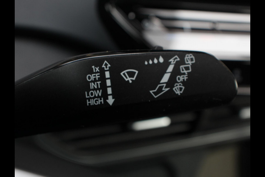 Volkswagen ID.3 Pro Life 58 kWh 204pk Navi Carplay PDC VA Full LED Adaptive Cruise Control 204pk 58 kWh Accu!