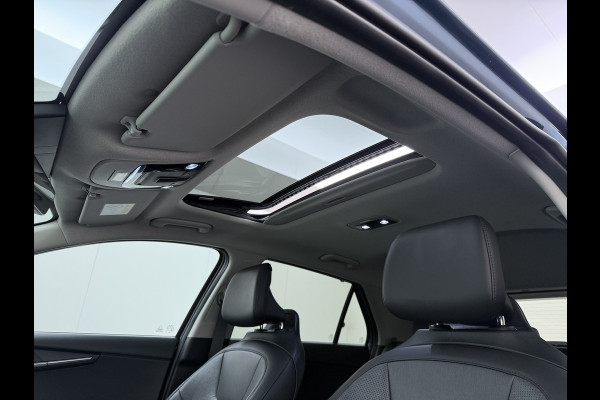 Kia Niro EV ExecutiveLine 64.8 kWh Trekhaak Leder SOH 98.5% Schuif-/kanteldak Adap.Cruise Camera Head-Up Display Apple Carplay Android Auto  Elek.Stoelen-Verwarmd/gekoeld+Memory Elek.Achterklep Stuurverwarming Lane Assist DAB 1e Eigenaar Origineel Nederlandse Auto Fabrieksgarantie tot 25-10-2029/150.000km € 50.000 nieuw!