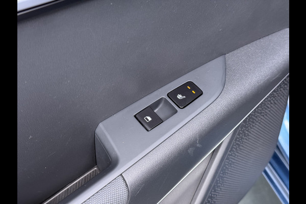 Kia Niro EV ExecutiveLine 64.8 kWh Trekhaak Leder SOH 98.5% Schuif-/kanteldak Adap.Cruise Camera Head-Up Display Apple Carplay Android Auto  Elek.Stoelen-Verwarmd/gekoeld+Memory Elek.Achterklep Stuurverwarming Lane Assist DAB 1e Eigenaar Origineel Nederlandse Auto Fabrieksgarantie tot 25-10-2029/150.000km € 50.000 nieuw!