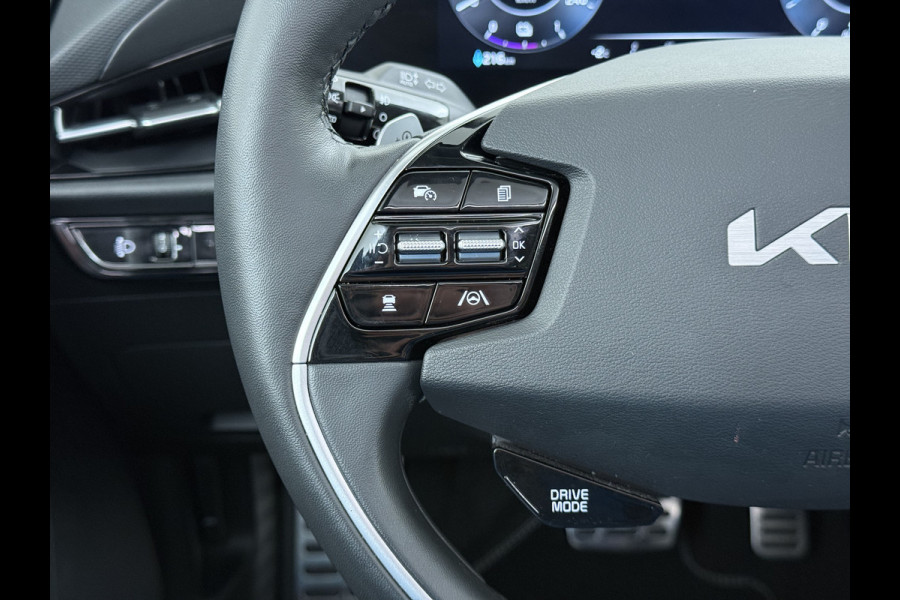 Kia Niro EV ExecutiveLine 64.8 kWh Trekhaak Leder SOH 98.5% Schuif-/kanteldak Adap.Cruise Camera Head-Up Display Apple Carplay Android Auto  Elek.Stoelen-Verwarmd/gekoeld+Memory Elek.Achterklep Stuurverwarming Lane Assist DAB 1e Eigenaar Origineel Nederlandse Auto Fabrieksgarantie tot 25-10-2029/150.000km € 50.000 nieuw!