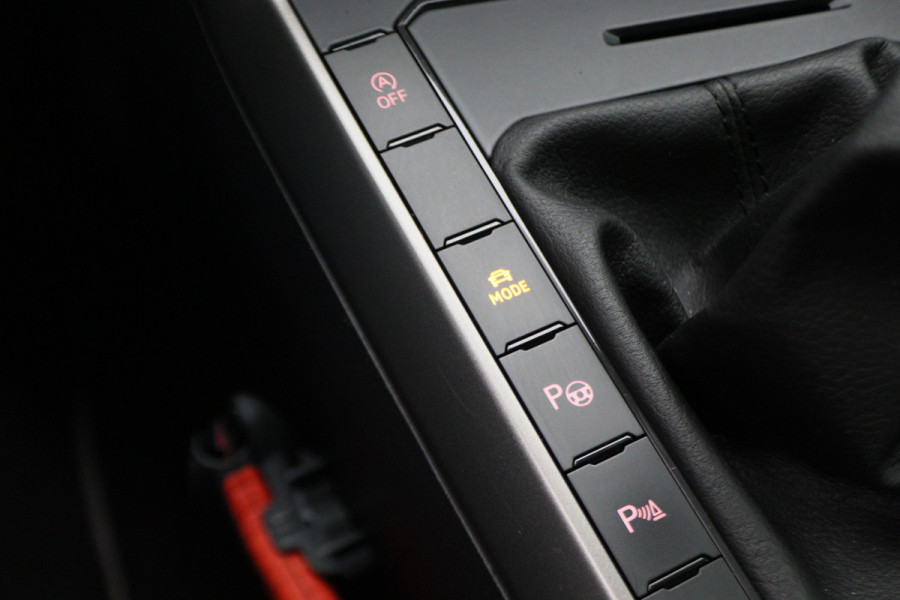 Volkswagen Polo 1.0 TSI Comfortline Business Virtual Cockpit, Climate, ACC, Apple Carplay, Afn. Trekhaak, PDC