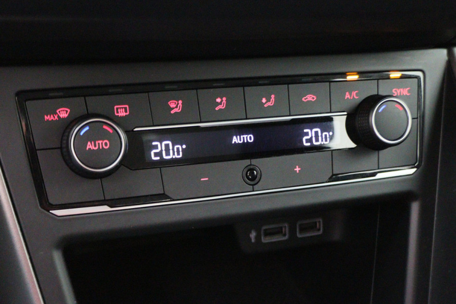 Volkswagen Polo 1.0 TSI Comfortline Business Virtual Cockpit, Climate, ACC, Apple Carplay, Afn. Trekhaak, PDC