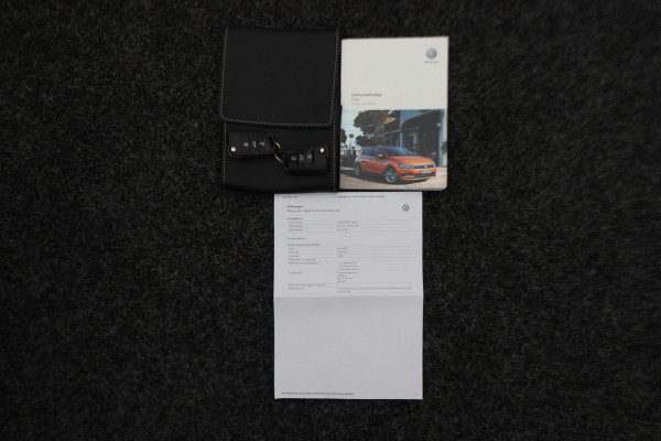 Volkswagen Polo 1.0 TSI Comfortline Business Virtual Cockpit, Climate, ACC, Apple Carplay, Afn. Trekhaak, PDC