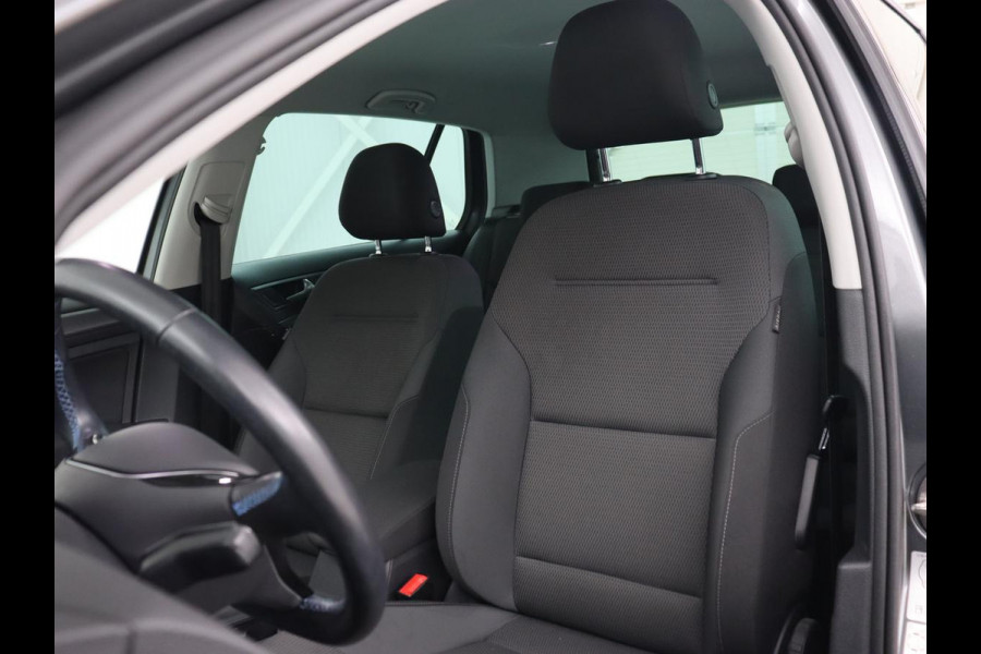 Volkswagen e-Golf E-dition | Stoelverwarming | Carplay | Full LED | Navigatie | Parkeerhulp | Climate control | Bluetooth