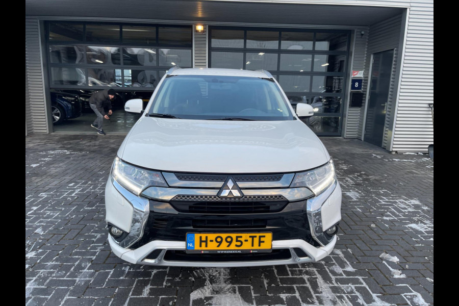 Mitsubishi Outlander 2.4 PHEV AWD Pure Plugin Hybride Trekhaak