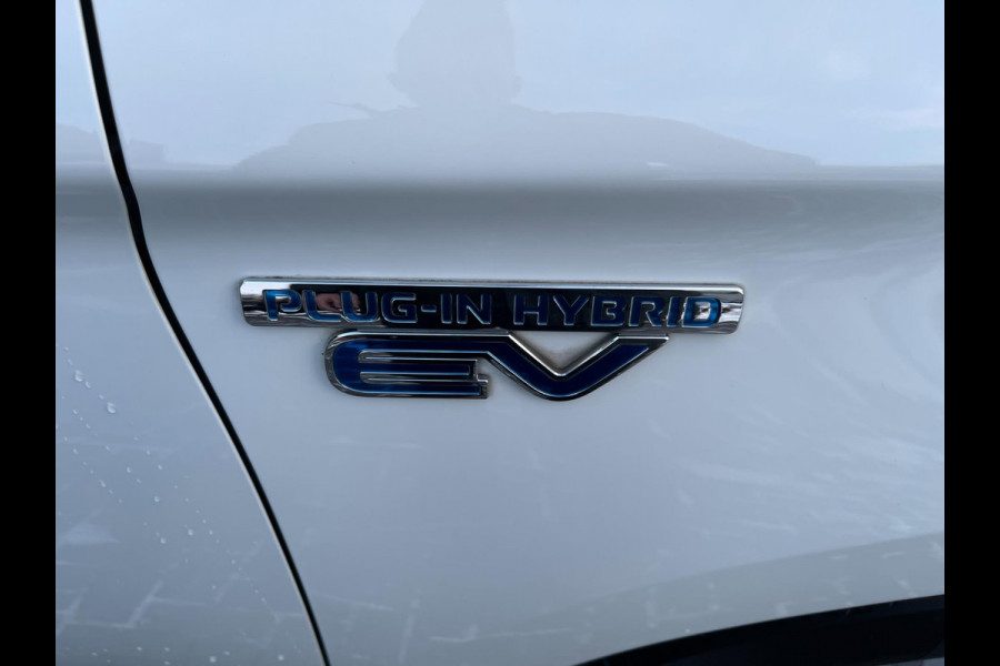 Mitsubishi Outlander 2.4 PHEV AWD Pure Plugin Hybride Trekhaak