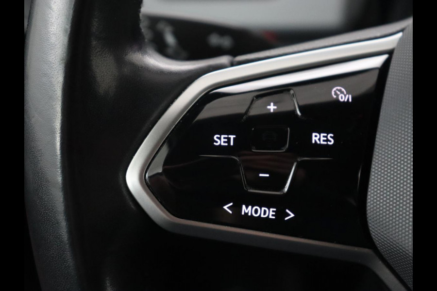 Volkswagen ID.3 58 kWh | Stoel & stuurverwarming | Matrix LED | Adaptive cruise | Carplay | Sfeerverlichting | Camera | Navigatie | DAB | Keyless | Parkeerhulp