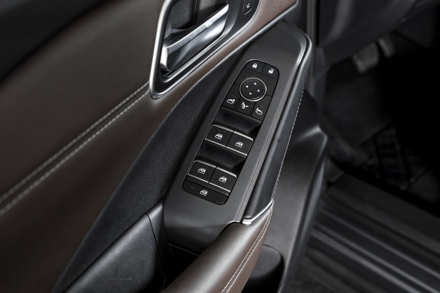 Nissan QASHQAI 1.3 MHEV Xtronic 158 PK Tekna - Automaat | Pano | Dig. Cockpit | Adapt. Cruise | Winterpakket | PDC | 360 Camera | NAV + App. Connect | ECC | DAB | Elek Klep | LM 19" | 1919