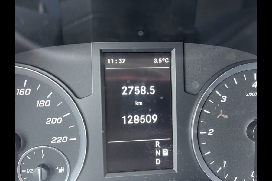 Mercedes-Benz Vito 114 CDI Extra Lang L3H1 DC Comfort 5 persoons / automaat / leer / navi / airco / cruise / vaste prijs rijklaar € 32.950 ex btw / lease vanaf € 538 / trekhaak / zwart metallic