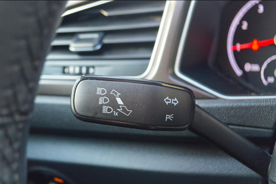 Volkswagen T-Roc 1.0 TSI Style ADAPTIVE CRUISE|PDC|LMV