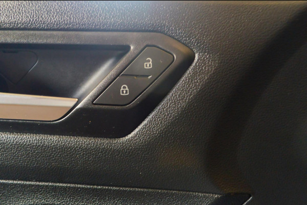 Volkswagen T-Roc 1.0 TSI Style ADAPTIVE CRUISE|PDC|LMV