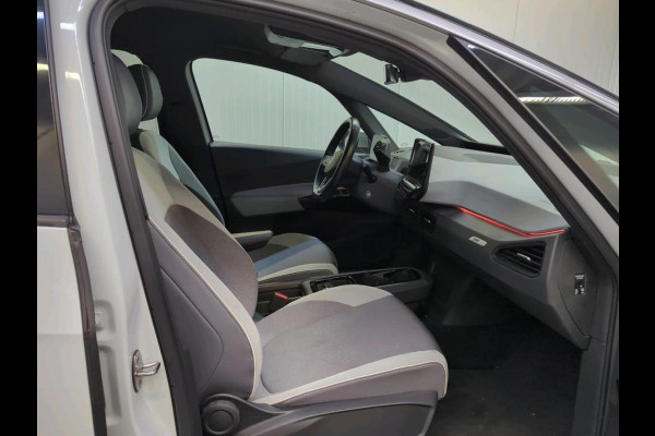 Volkswagen ID.3 First Plus 58 kWh Navigatie Apple Carplay/Android Auto Camera Parkeersensoren Adaptive Cruise Control Full LED Matrix Stoel- en stuurverwarming Lichtmetalen velgen Climate Control