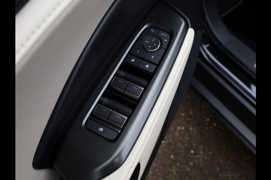 Lexus LBX Elegant 2WD | Tech Pack | Elektrische Achterklep | Leder