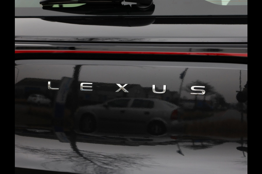 Lexus LBX Elegant 2WD | Tech Pack | Elektrische Achterklep | Leder