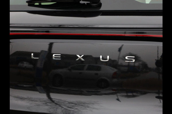 Lexus LBX Elegant 2WD | Tech Pack | Elektrische Achterklep | Leder