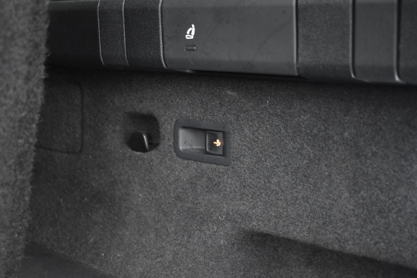 Volkswagen Tayron 1.5 eTSI 150PK DSG LIFE 7-PERSOONS/TREKHAAK/360CAMERA Auto wordt verwacht!