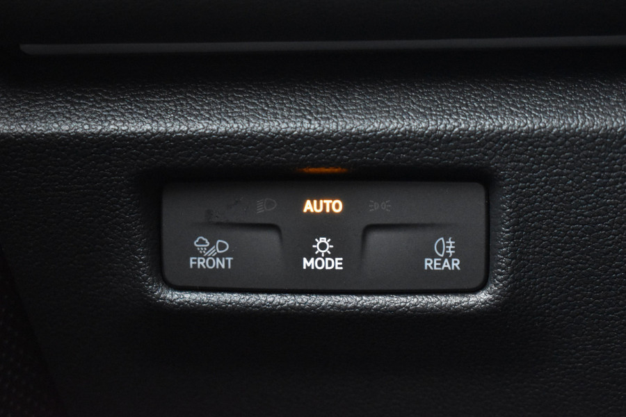 Volkswagen Tayron 1.5 eTSI 150PK DSG LIFE 7-PERSOONS/TREKHAAK/360CAMERA Auto wordt verwacht!