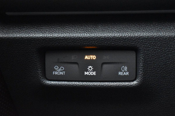 Volkswagen Tayron 1.5 eTSI 150PK DSG LIFE 7-PERSOONS/TREKHAAK/360CAMERA Auto wordt verwacht!