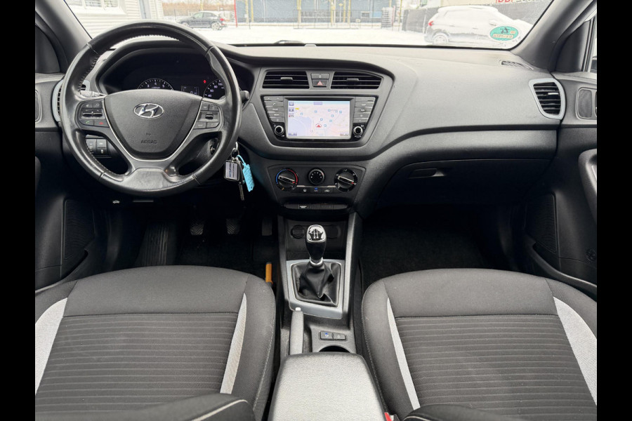 Hyundai i20 1.0 T-GDI Black Edition Navi,Camera,Airco,Cruise,PDC,Trekhaak,LM Velgen,N.A.P,101pk,Nieuwe APK bij Aflevering