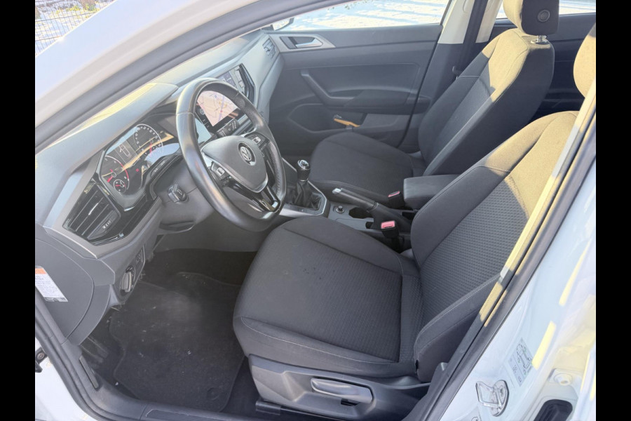 Volkswagen Polo 1.0 TSI Comfortline Business NAVI | CarPlay | Dealer onderhouden