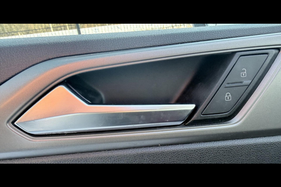 Volkswagen Polo 1.0 TSI Comfortline Business NAVI | CarPlay | Dealer onderhouden