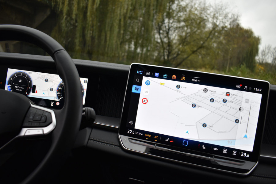 Volkswagen Tayron 1.5 eTSI 150PK DSG LIFE 7-PERSOONS/TREKHAAK/360CAMERA Auto wordt verwacht!