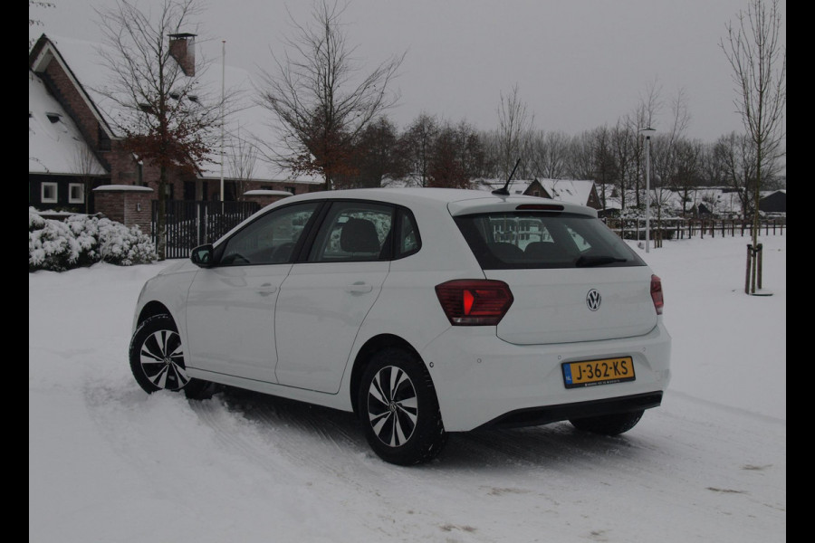 Volkswagen Polo 1.0 TSI Comfortline Business | Apple Carplay | Adaptive Cruise Control | Parkeersensoren | DAB | NL-Auto |