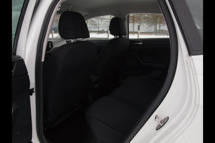 Volkswagen Polo 1.0 TSI Comfortline Business | Apple Carplay | Adaptive Cruise Control | Parkeersensoren | DAB | NL-Auto |