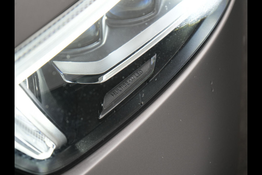 Mercedes-Benz A-Klasse 250 e Business Solution AMG Limited Plug In Hybrid 218pk PHEV | Adaptive Cruise | Head Up | Multi Beam LED | Alcantara Sportstoelen Verwarmd | Night Pakket | Sfeerverlichting | MBUX | Apple Carplay | Widescreen Navi | 19"L.M | Mountaingrau Magno |