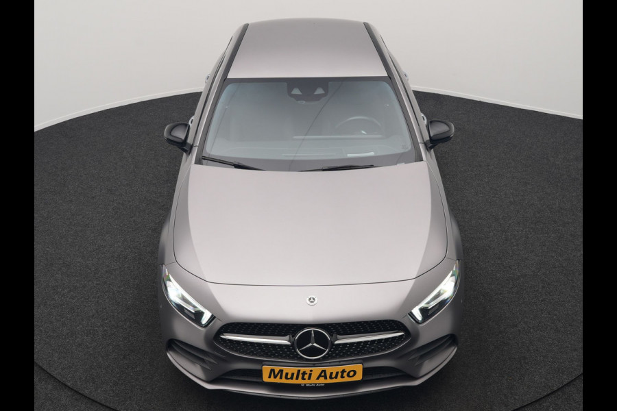 Mercedes-Benz A-Klasse 250 e Business Solution AMG Limited Plug In Hybrid 218pk PHEV | Adaptive Cruise | Head Up | Multi Beam LED | Alcantara Sportstoelen Verwarmd | Night Pakket | Sfeerverlichting | MBUX | Apple Carplay | Widescreen Navi | 19"L.M | Mountaingrau Magno |
