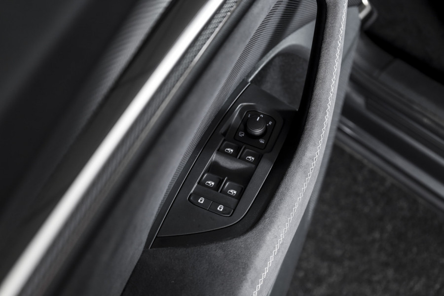 Škoda Kodiaq 1.5 TSI 204 PK PHEV Sportline Business | S/K-Panodak | DCC+ | Elek. Trekhaak | Dig. Cockpit | Adapt Cruise | Memory | Winterpakket | Camera | NAV + App. Connect | ECC | DAB | Elek. Klep | LM 20" | 0767