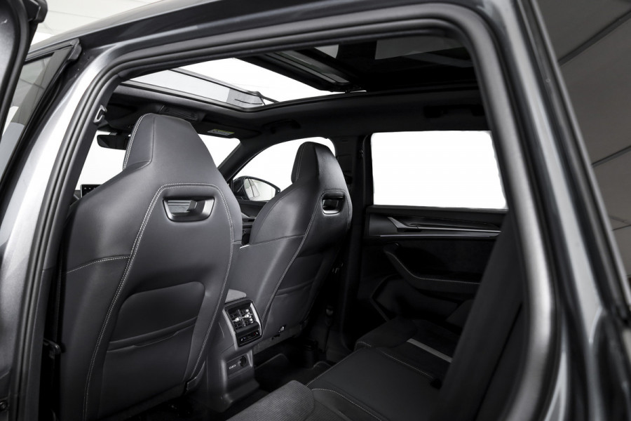 Škoda Kodiaq 1.5 TSI 204 PK PHEV Sportline Business | S/K-Panodak | DCC+ | Elek. Trekhaak | Dig. Cockpit | Adapt Cruise | Memory | Winterpakket | Camera | NAV + App. Connect | ECC | DAB | Elek. Klep | LM 20" | 0767