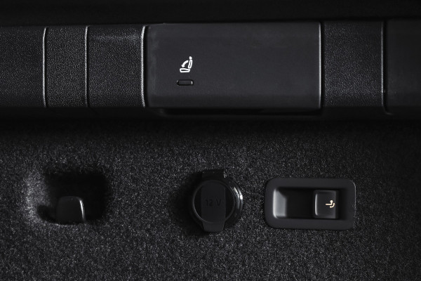 Škoda Kodiaq 1.5 TSI 204 PK PHEV Sportline Business | S/K-Panodak | DCC+ | Elek. Trekhaak | Dig. Cockpit | Adapt Cruise | Memory | Winterpakket | Camera | NAV + App. Connect | ECC | DAB | Elek. Klep | LM 20" | 0767