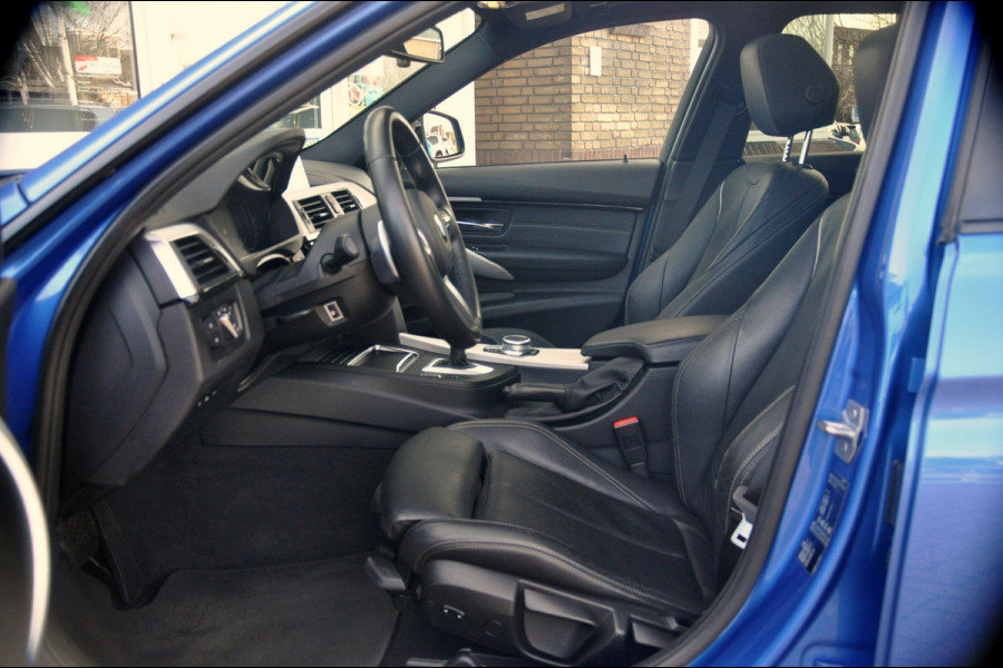 BMW 3 Serie Touring 320i M Sport Edition | Panoramadak | HUD | Trekhaak