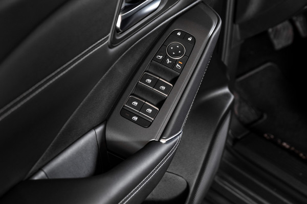 Nissan QASHQAI 1.3 MHEV Xtronic 158 PK N-Connecta - Automaat | Panodak | Cold Pack | Dig. Cockpit | Adapt. Cruise | 360 Camera | PDC | NAV + App Connect | LM 18" | ECC | 7628