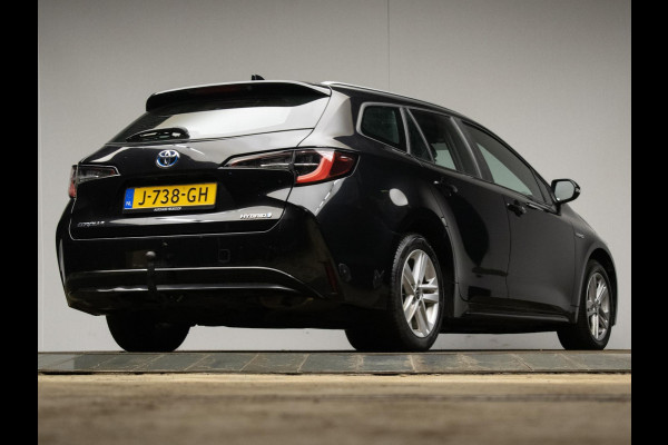 Toyota Corolla Touring Sports 1.8 Hybrid Sport (APPLE CARPLAY,NAVI,LED,CRUISE,SPORTSTOELEN,CAMERA,TREKHAAK,LM VELGEN,GETINT,PDC)