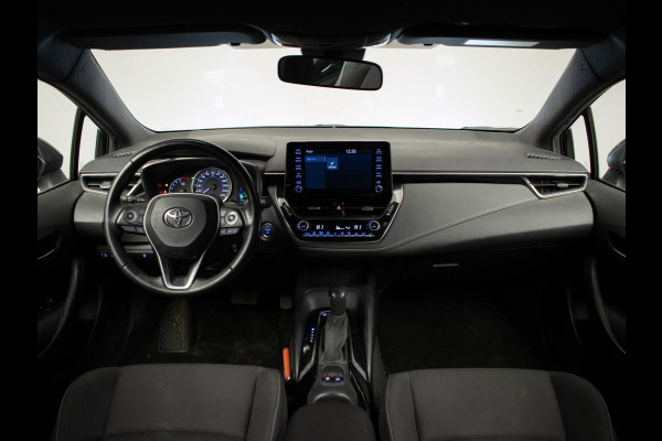 Toyota Corolla Touring Sports 1.8 Hybrid Sport (APPLE CARPLAY,NAVI,LED,CRUISE,SPORTSTOELEN,CAMERA,TREKHAAK,LM VELGEN,GETINT,PDC)
